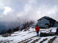 �O��R����