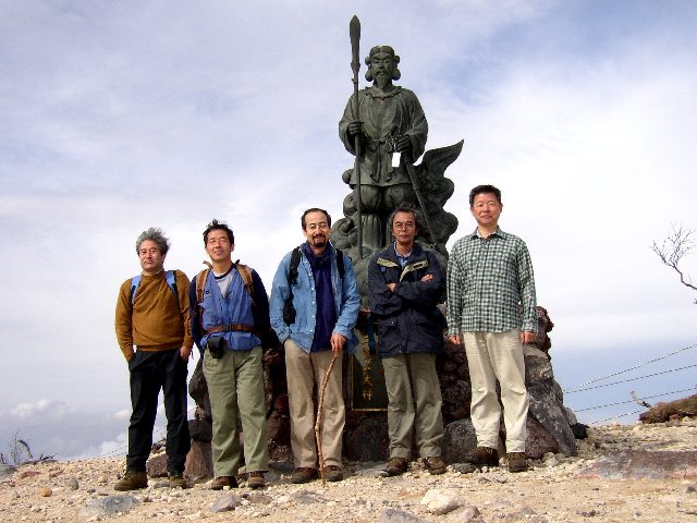 �j�̎R�̒���t��